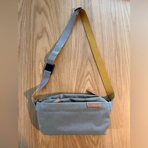Bellroy sling bag